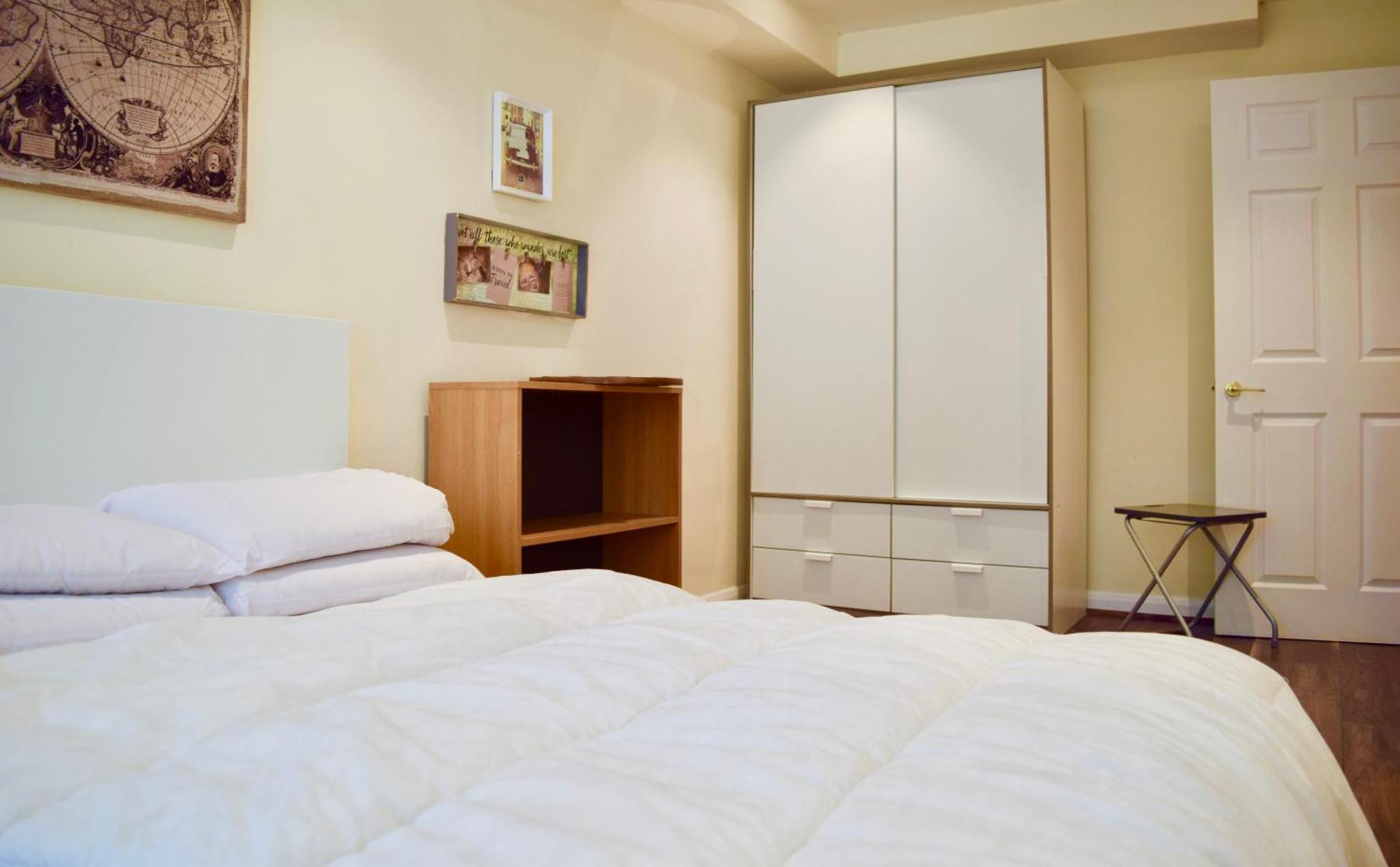 Апартаменты Stylish And Homely 4 Bedroom In East