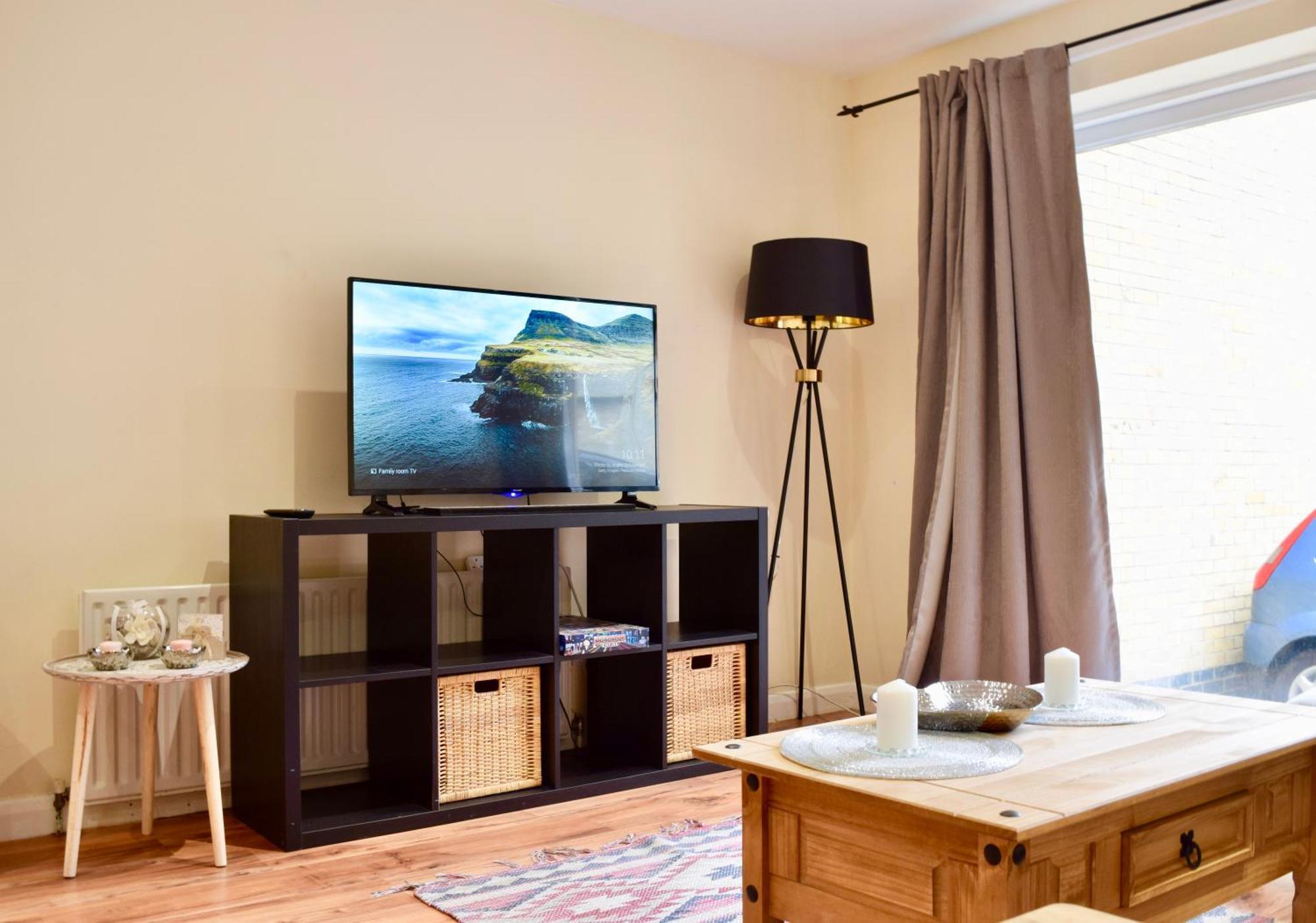 Апартаменты Stylish And Homely 4 Bedroom In East Лондон