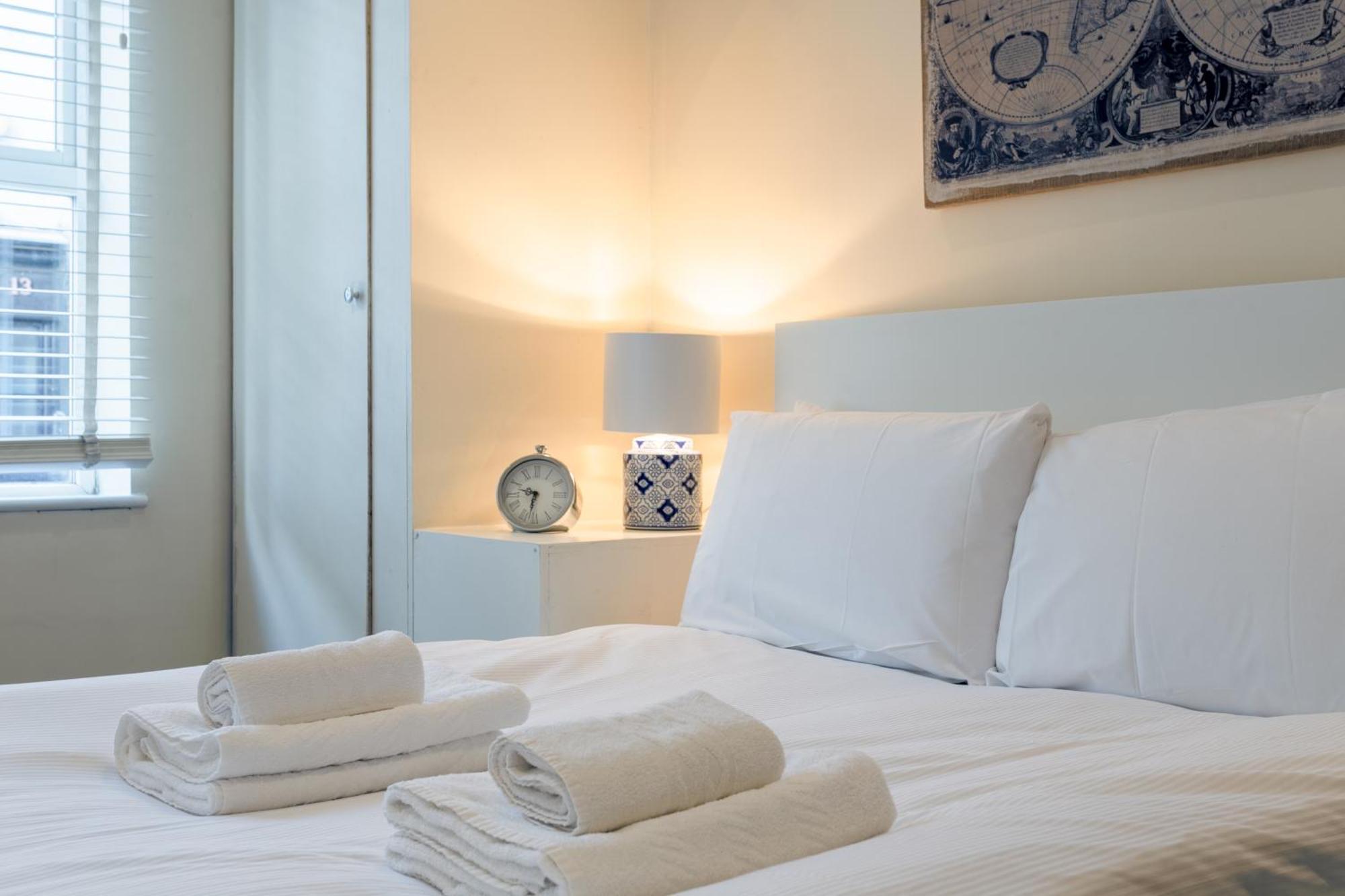 Stylish And Homely 4 Bedroom In East Appartement Londen